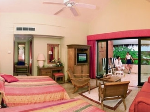 Grand Palladium Colonial Resort & Spa