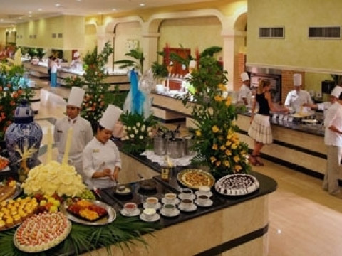 Grand Palladium Colonial Resort & Spa