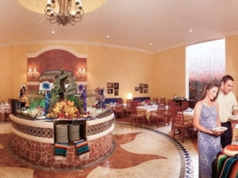 Grand Palladium Colonial Resort & Spa
