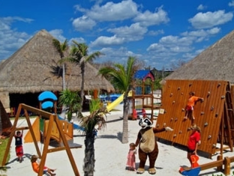 Grand Palladium Colonial Resort & Spa