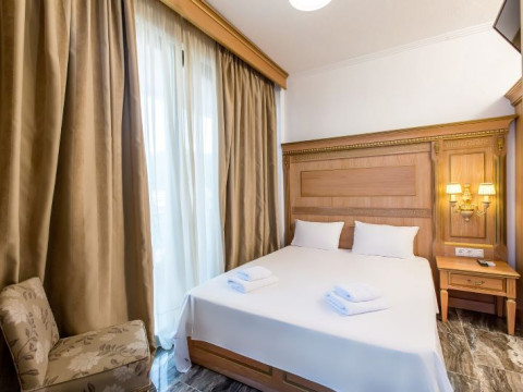 Greek Pride Seafront Hotel