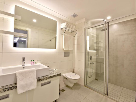 GREEN GARDEN SUITE
