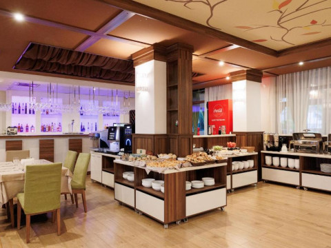 GREEN WOOD HOTEL