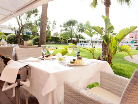 Grupotel Macarella Suites & Spa