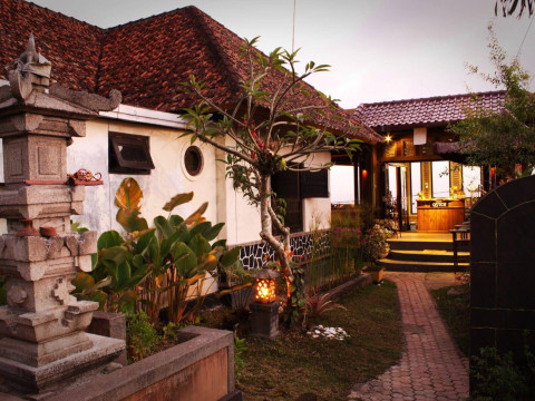 Guru Ratna Homestay