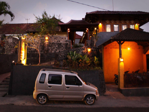Guru Ratna Homestay