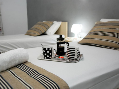 HAPPY DAYS HOTEL