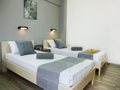 HAPPY DAYS HOTEL