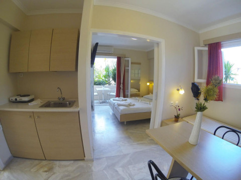 HAPPYLAND HOTEL APARTMENTS
