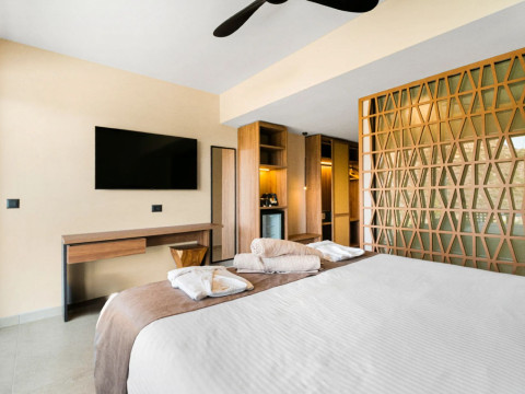 HARMONY E ROCK HOTEL Adults Only 16+