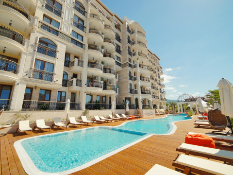 Harmony Suites 10 Aparthotel /Saint Vlas/