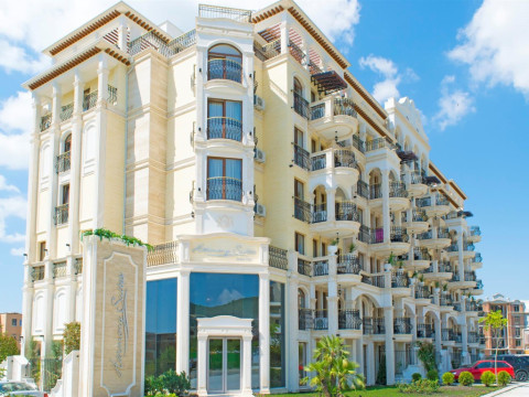 Harmony Suites 10 Aparthotel /Saint Vlas/