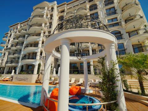Harmony Suites 10 Aparthotel /Saint Vlas/