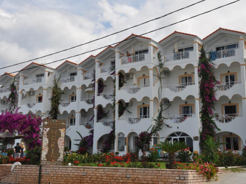 Harris Hotel & Apartments