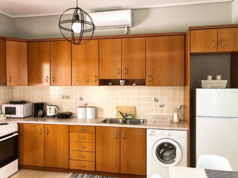 HELIANTHUS APARTMENTS
