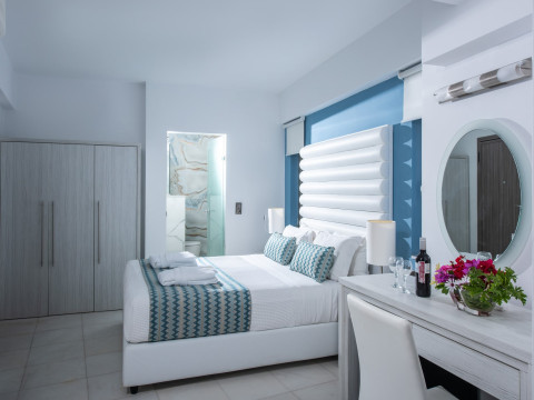 HELLAS BEACH Adult only 16+