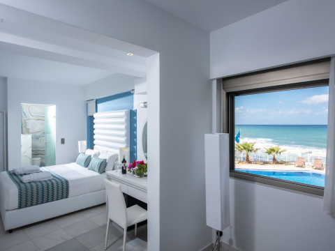 HELLAS BEACH Adult only 16+