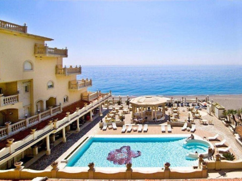 Hellenia Yachting Hotel