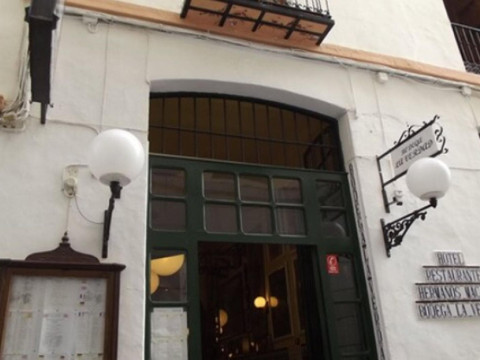 Hermanos Macías Hotel