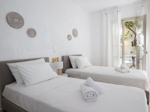 Hesperia Apartments by Estia