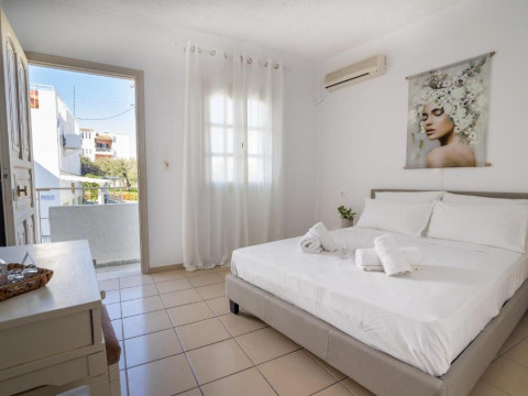 Hesperia Apartments by Estia