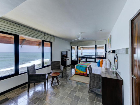 HikkaTranz by Cinnamon