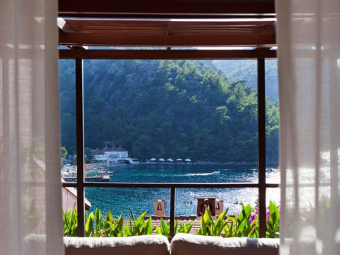 Hillside Beach Club