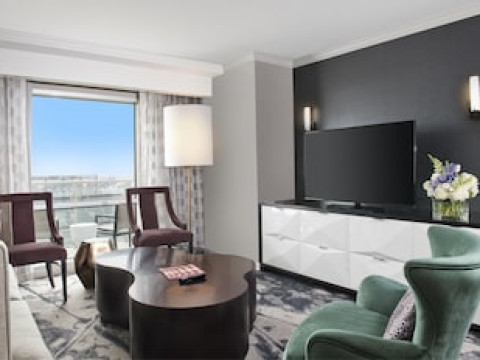 HILTON BALTIMORE INNER HARBOR