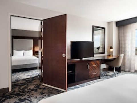 HILTON BALTIMORE INNER HARBOR