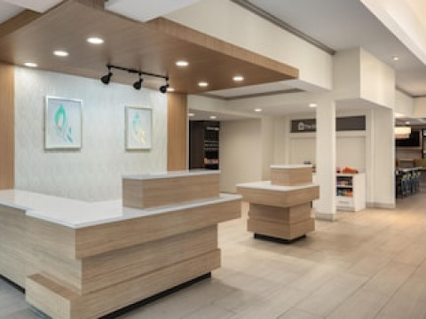 HILTON GARDEN INN TAMPA NORTH BUSCH GARDENS