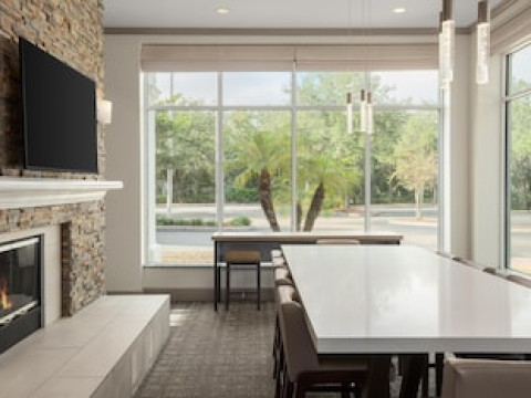 HILTON GARDEN INN TAMPA NORTH BUSCH GARDENS