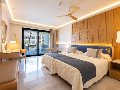 Hipotels Barrosa Palace & Spa