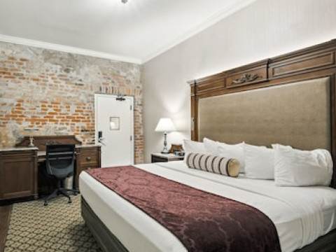 HISTORIC FRENCH MARKET INN