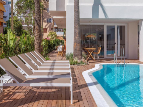 HM ALMA BEACH -ADULT ONLY-