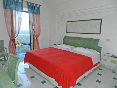 Holiday Hotel