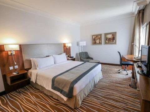 Holiday Inn Abu Dhabi Downtown