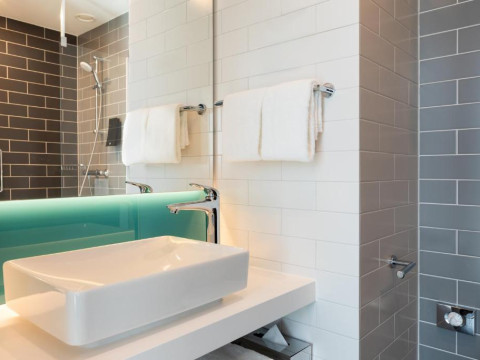 Holiday Inn Express Amsterdam - North Riverside, an IHG Hotel