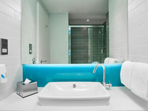 Holiday Inn Express Amsterdam - North Riverside, an IHG Hotel