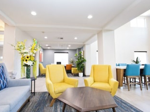 HOLIDAY INN EXPRESS HOTEL & SUITES SACRAMENTO NE CAL EXPO