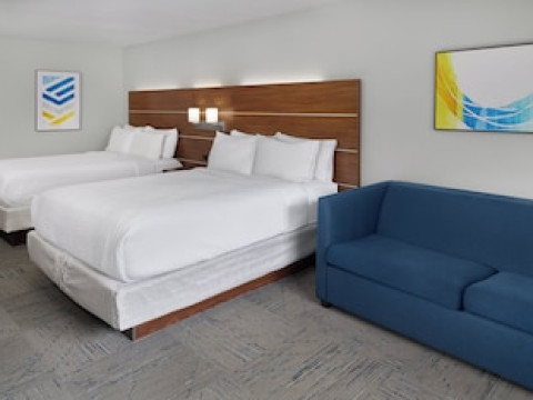 HOLIDAY INN EXPRESS KANSAS CITY - AT THE LEGENDS
