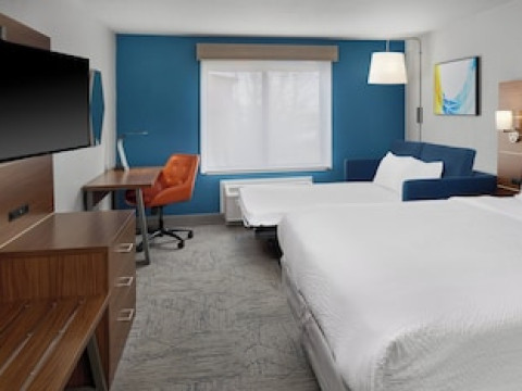 HOLIDAY INN EXPRESS KANSAS CITY - AT THE LEGENDS