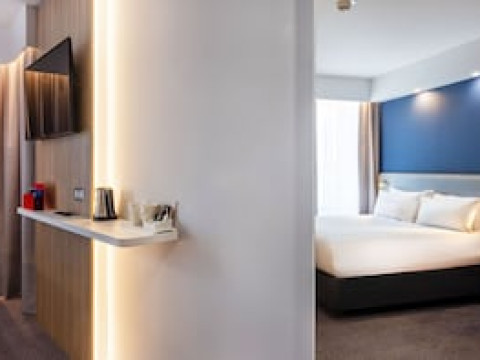HOLIDAY INN EXPRESS NICE GRAND ARENAS