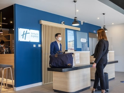 HOLIDAY INN EXPRESS NICE GRAND ARENAS