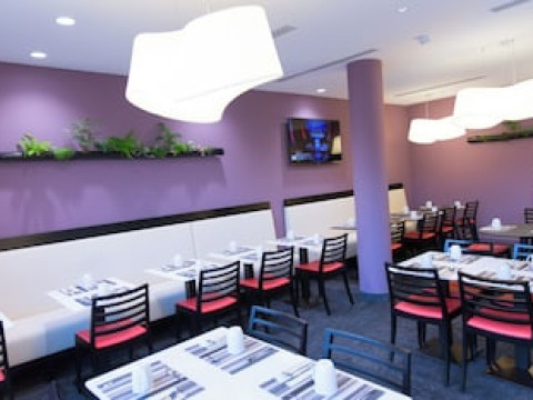 HOLIDAY INN EXPRESS TOULON - EST