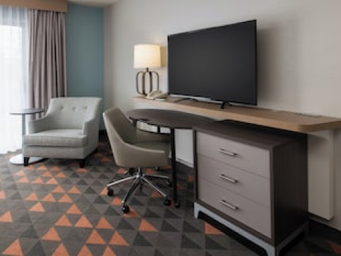 HOLIDAY INN PORTLAND COLUMBIA RIVERFRONT