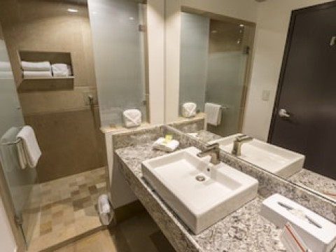 HOLIDAY INN QUERETARO ZONA KRYSTAL
