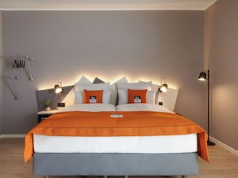 HOLIDAY INN - THE NIU, HUB DUSSELDORF MESSE