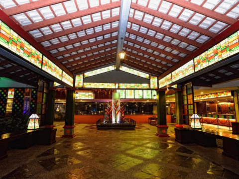 HOLIDAY VILLA BEACH RESORT & SPA LGK