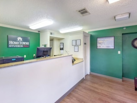 HOMETOWNE STUDIOS BY RED ROOF DALLAS - NORTH ADDISON/ TOLLWAY