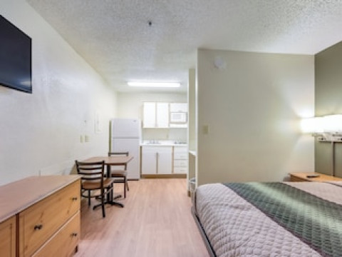 HOMETOWNE STUDIOS BY RED ROOF DALLAS - NORTH ADDISON/ TOLLWAY